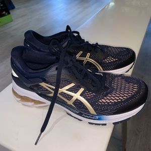 Women’s ASICS gel-Kayano 26 athletic shoe sneakers